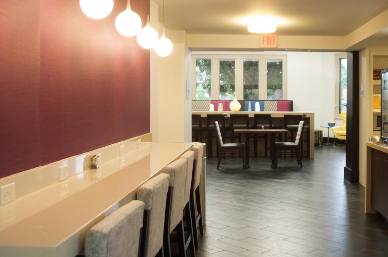 Holiday Inn Express Hickory - Hickory Mart By Ihg Екстер'єр фото