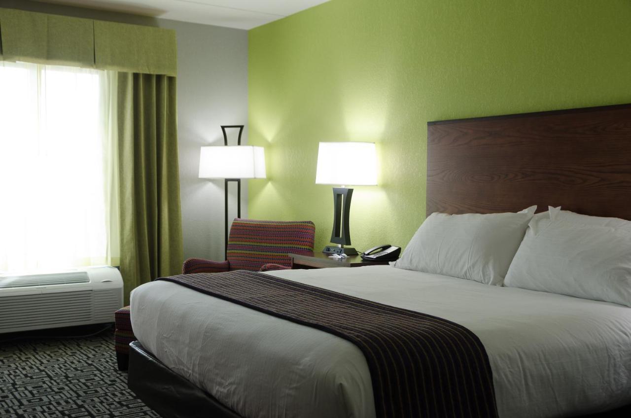 Holiday Inn Express Hickory - Hickory Mart By Ihg Екстер'єр фото