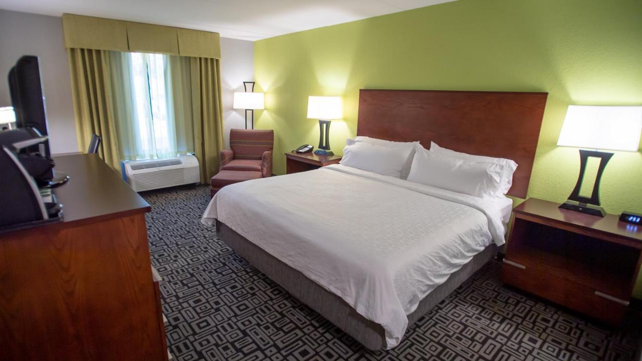 Holiday Inn Express Hickory - Hickory Mart By Ihg Екстер'єр фото
